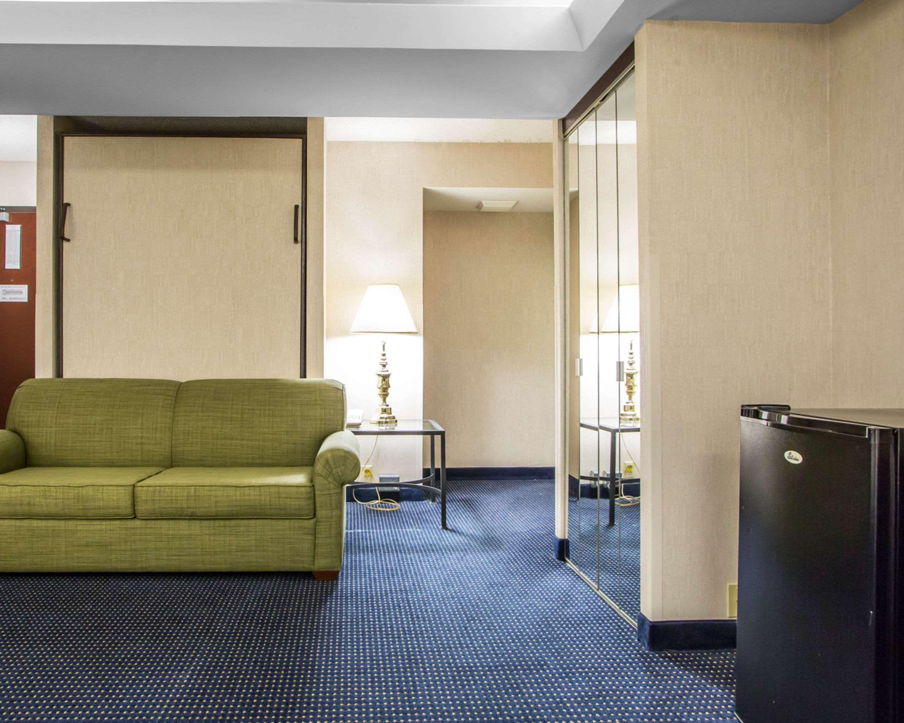 Quality Inn Schaumburg - Chicago Near The Mall Eksteriør bilde