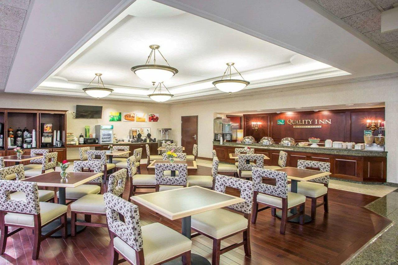 Quality Inn Schaumburg - Chicago Near The Mall Eksteriør bilde